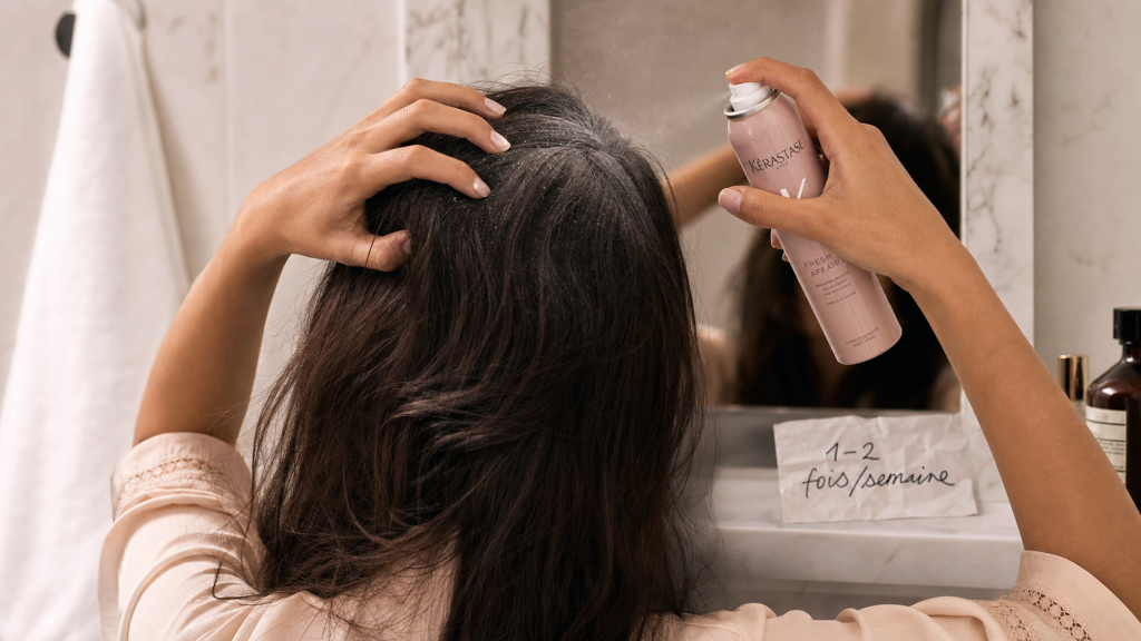Shampoing sec combien de fois par semaine : 1 à 2 fois
